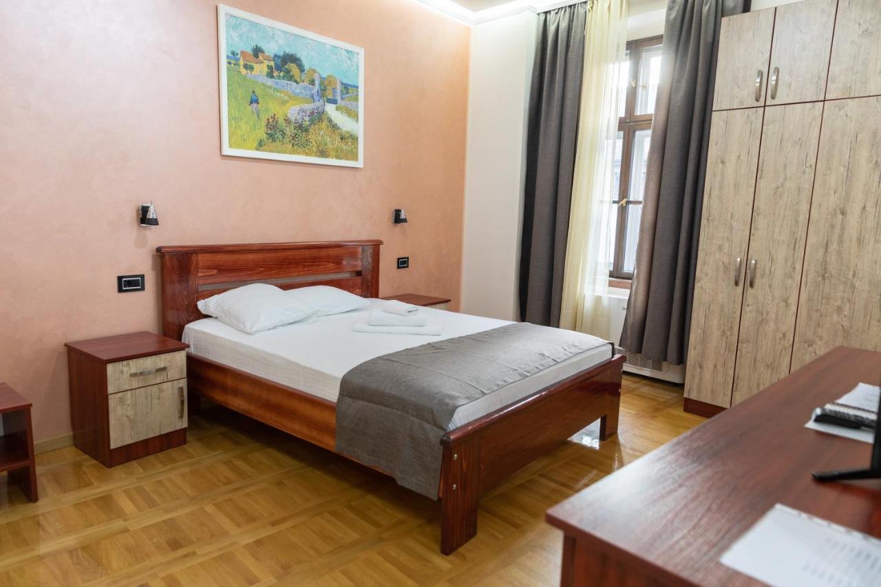 Hotel Kutko Pančevo Esterno foto
