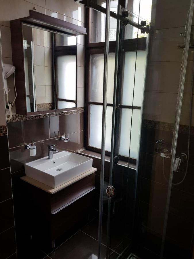 Hotel Kutko Pančevo Esterno foto