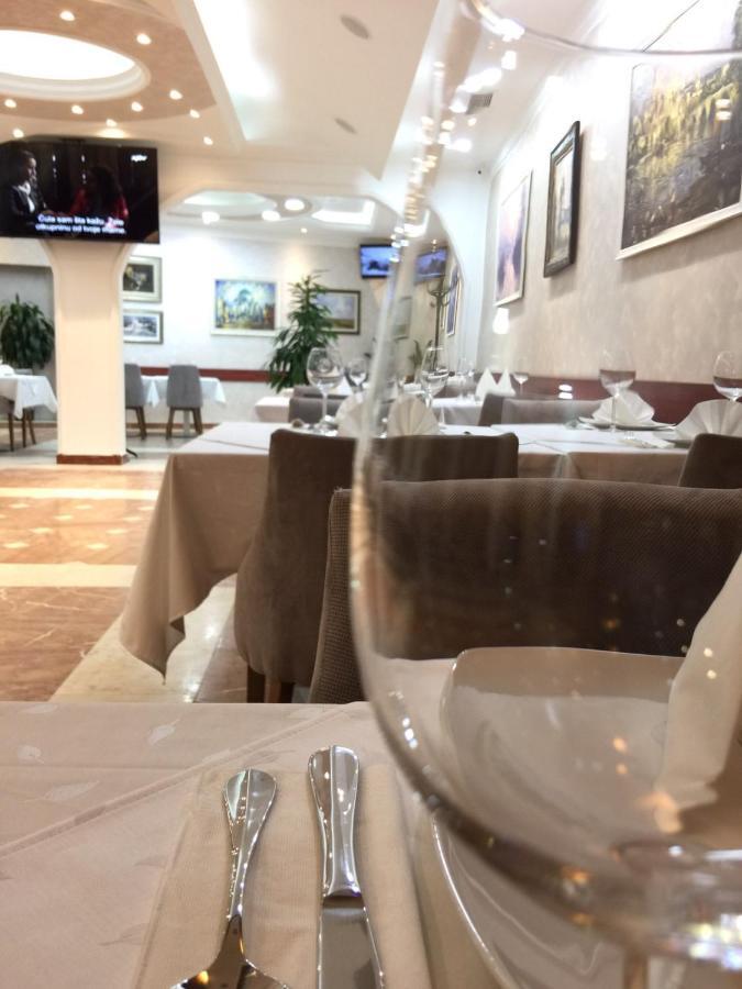Hotel Kutko Pančevo Esterno foto