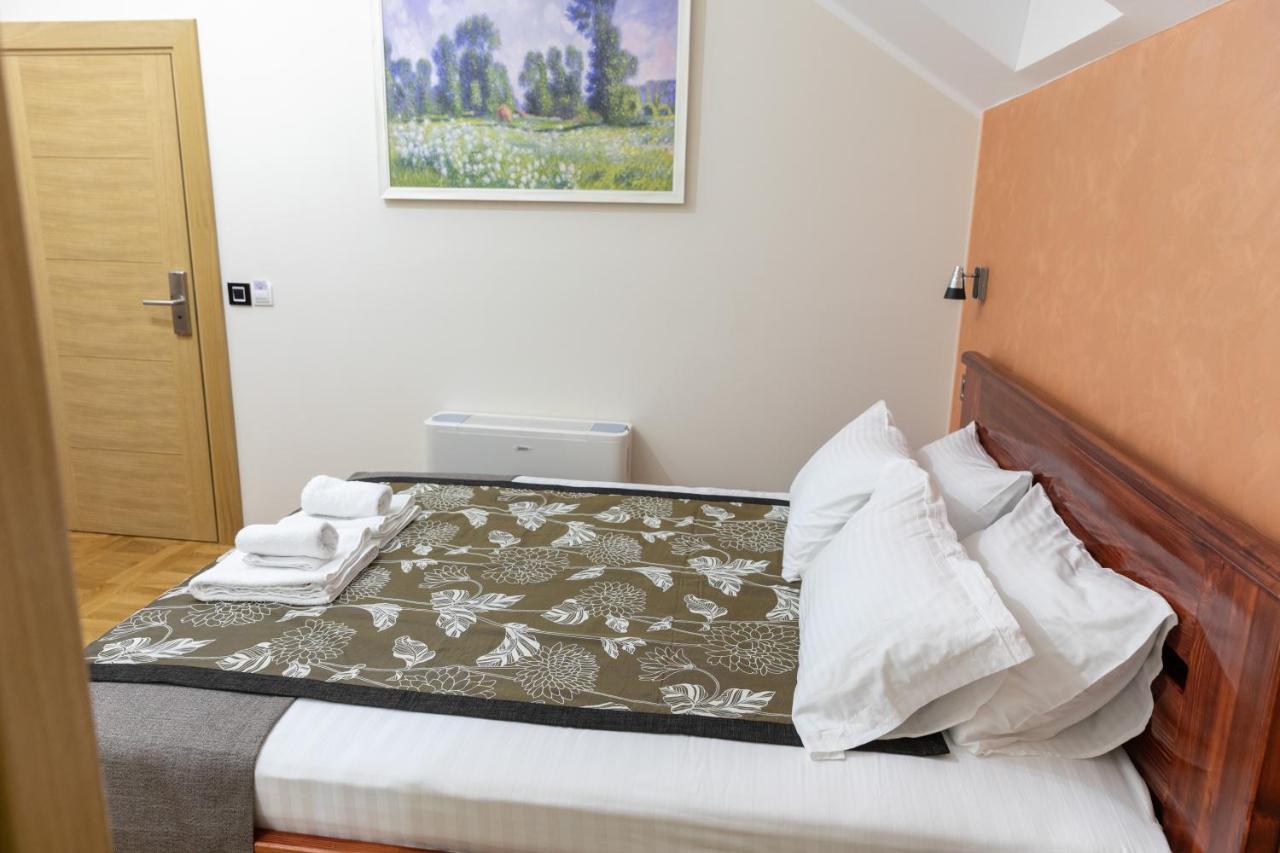 Hotel Kutko Pančevo Esterno foto