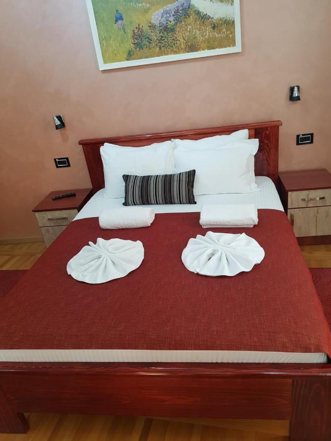 Hotel Kutko Pančevo Esterno foto