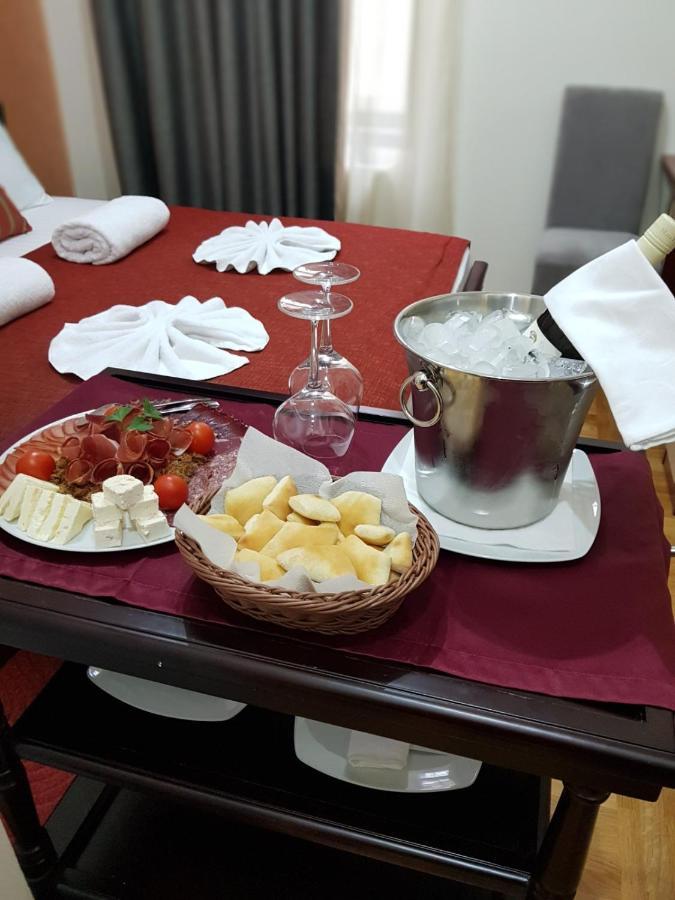 Hotel Kutko Pančevo Esterno foto