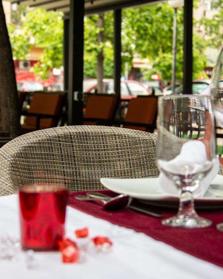 Hotel Kutko Pančevo Esterno foto
